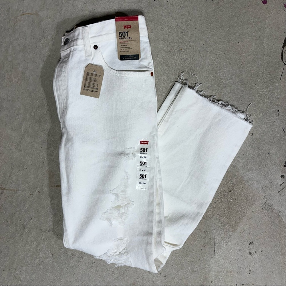 Levi's 501 Women’s Ribcage White Distressed High Rise Jean Size 31 x 30 NWT